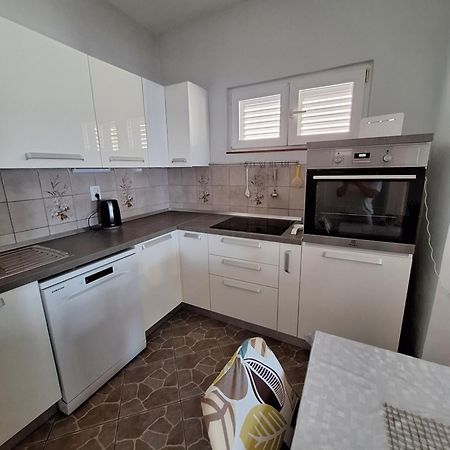 Kuca Za Odmor Coccoli Apartment Karlobag Ngoại thất bức ảnh